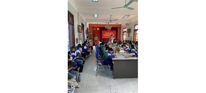 Sáng ngày 16/12/2022, Thư viện tỉnh đón hơn 50 em học sinh tiêu biểu và các Thầy cô giáo Trường Tiểu học San Thàng đến thăm quan, học tập và giải trí.